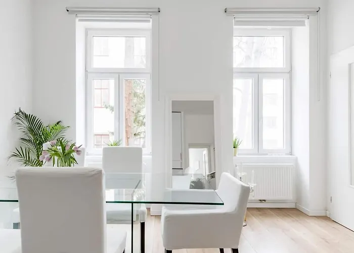 ⍟Luxurious And Bright⍟ 5 Min Walk To City Center