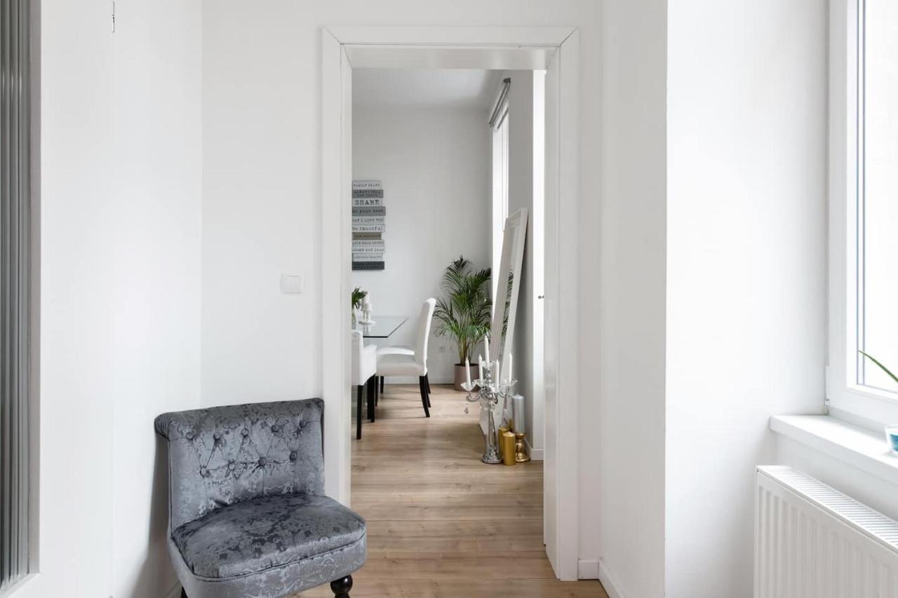 ⍟luxurious And Bright⍟ 5 Min Walk To City Center Apartment Wien